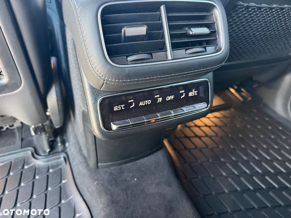 Mercedes-Benz GLS - 8