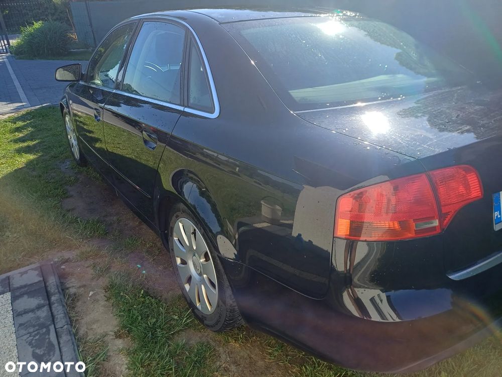 Audi A4 Limousine - 4