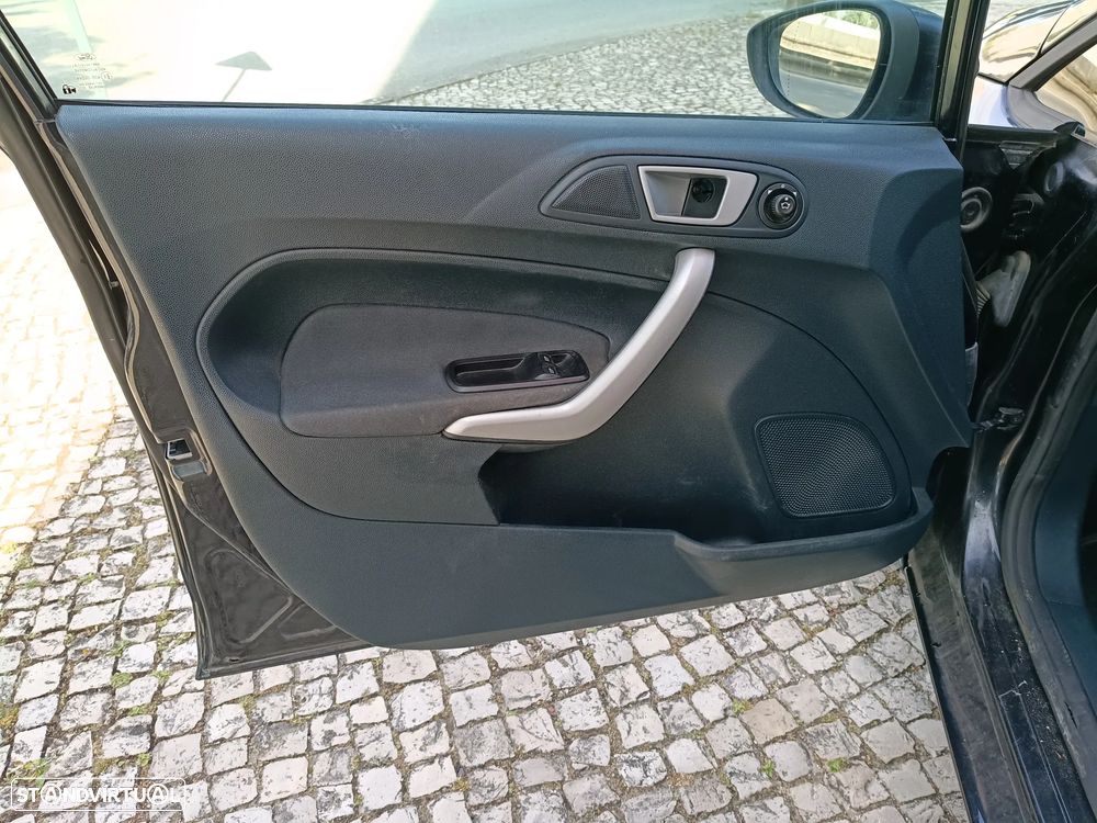 Ford Fiesta 1.25 Trend - 13