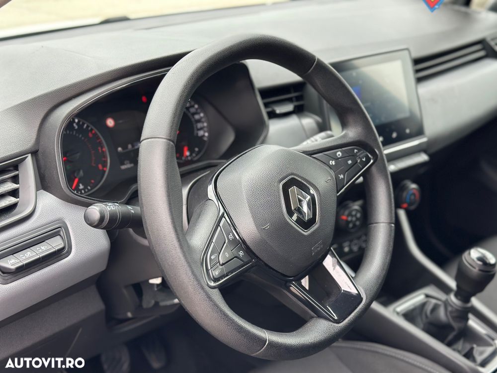 Renault Clio - 11