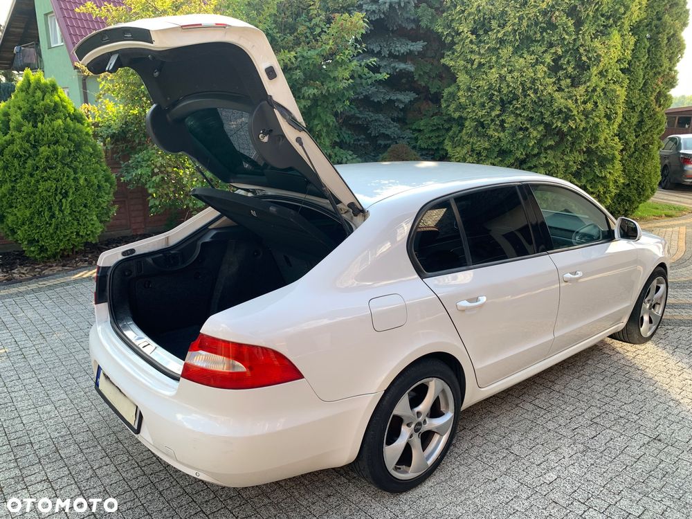 Skoda Superb 2.0 TDI Family - 16
