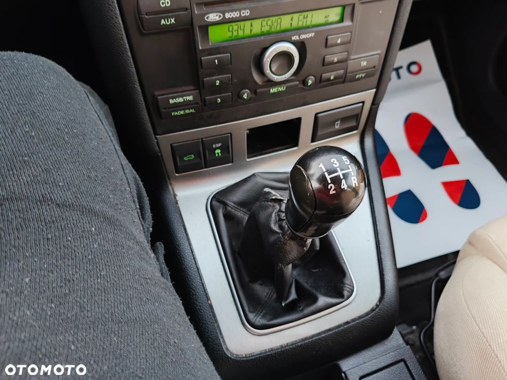 Ford Mondeo 2.0 Ambiente - 24