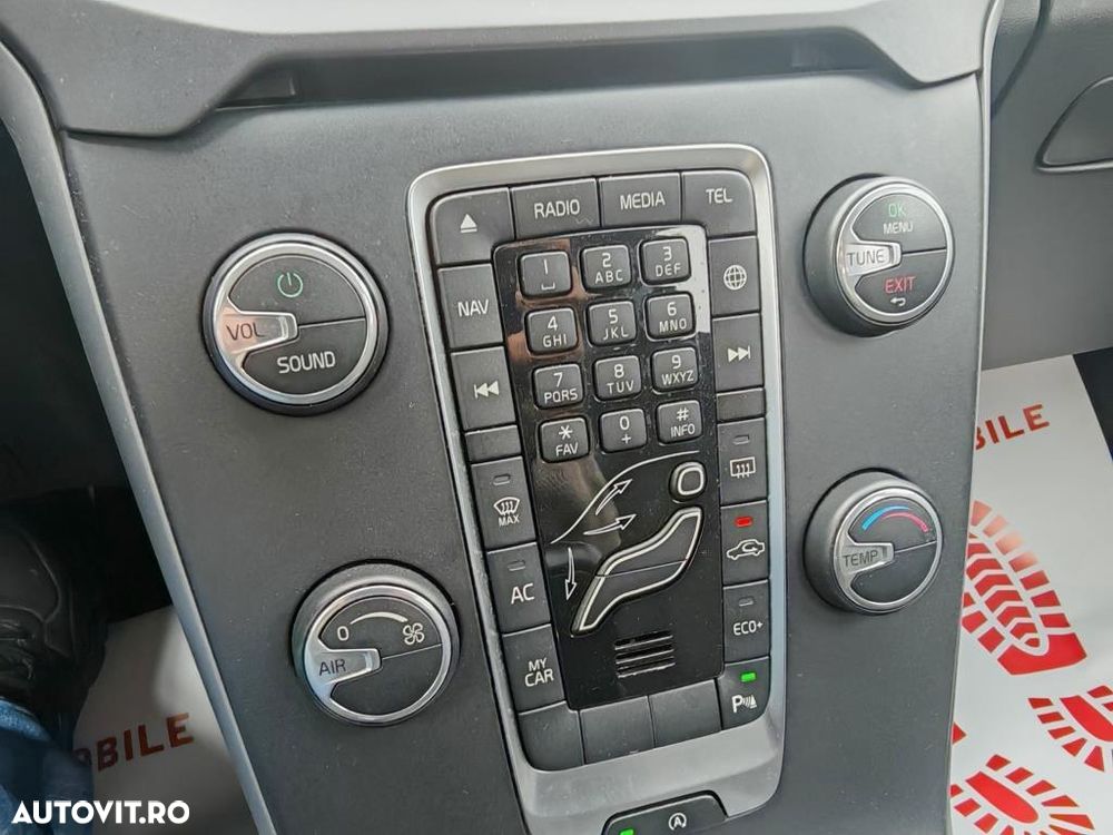 Volvo V40 D2 DRIVe Aut. Momentum - 19