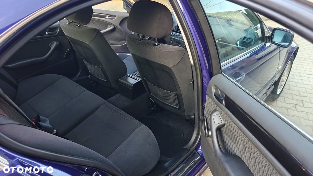 BMW Seria 3 318 Ci Edition Lifestyle - 16