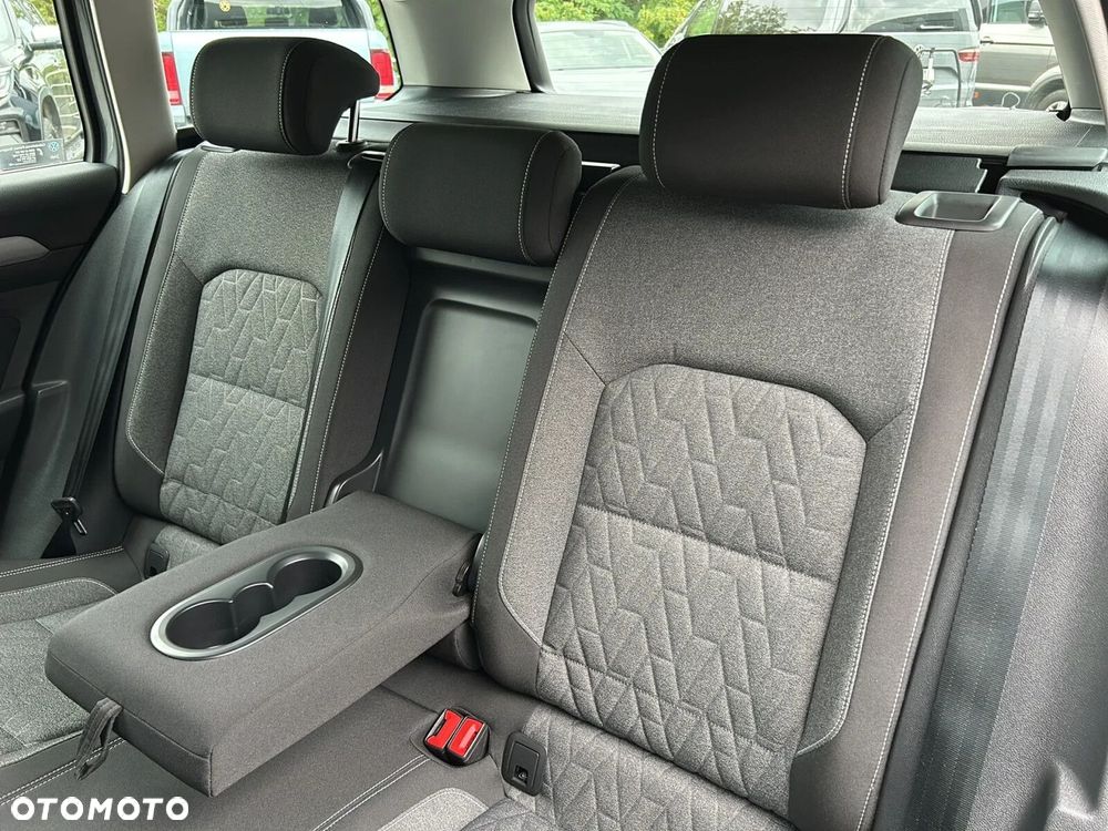 Volkswagen Passat - 19
