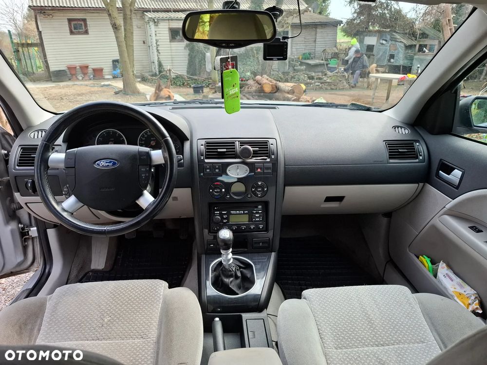 Ford Mondeo 2.5 V6 Ghia - 4