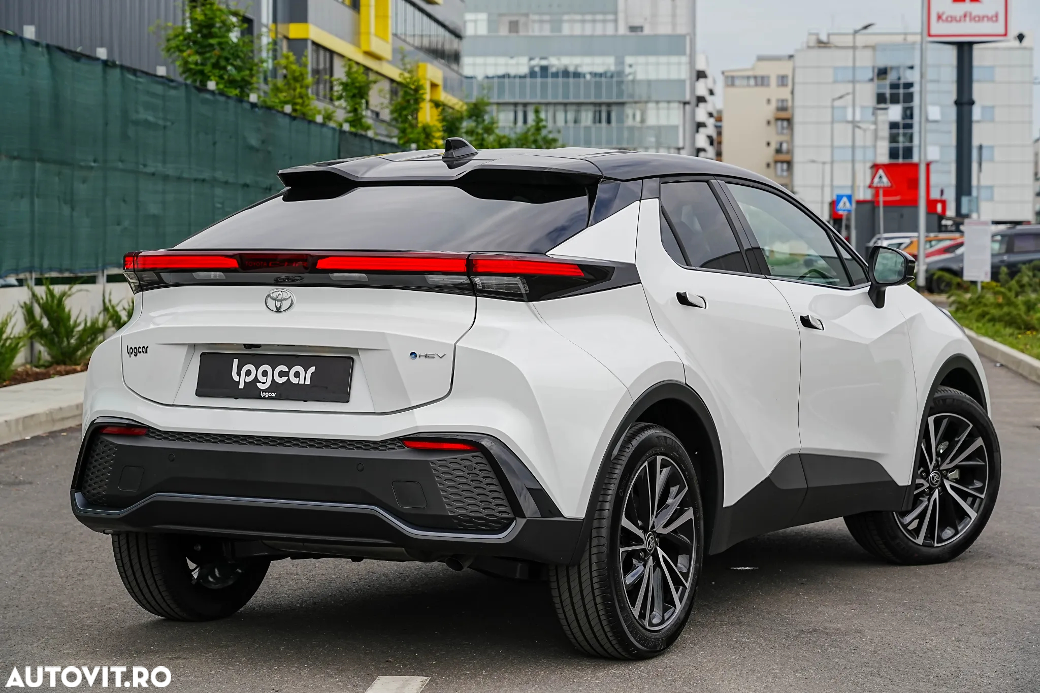 Toyota C-HR 1.8 HSD 122 CP 4x2 CVT C-lassy bi-tone - 6