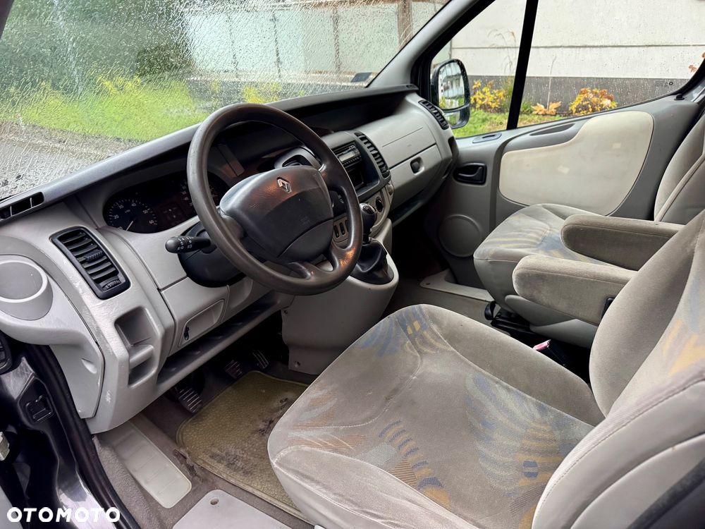 Renault Trafic dCi Passenger - 12