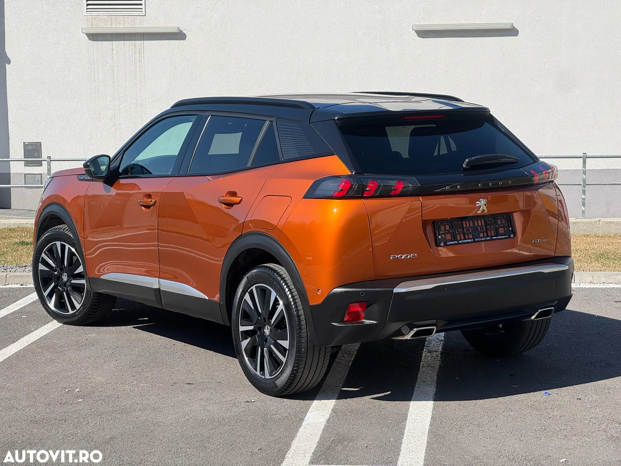 Peugeot 2008 1.2 L PureTech STT GT Line - 10
