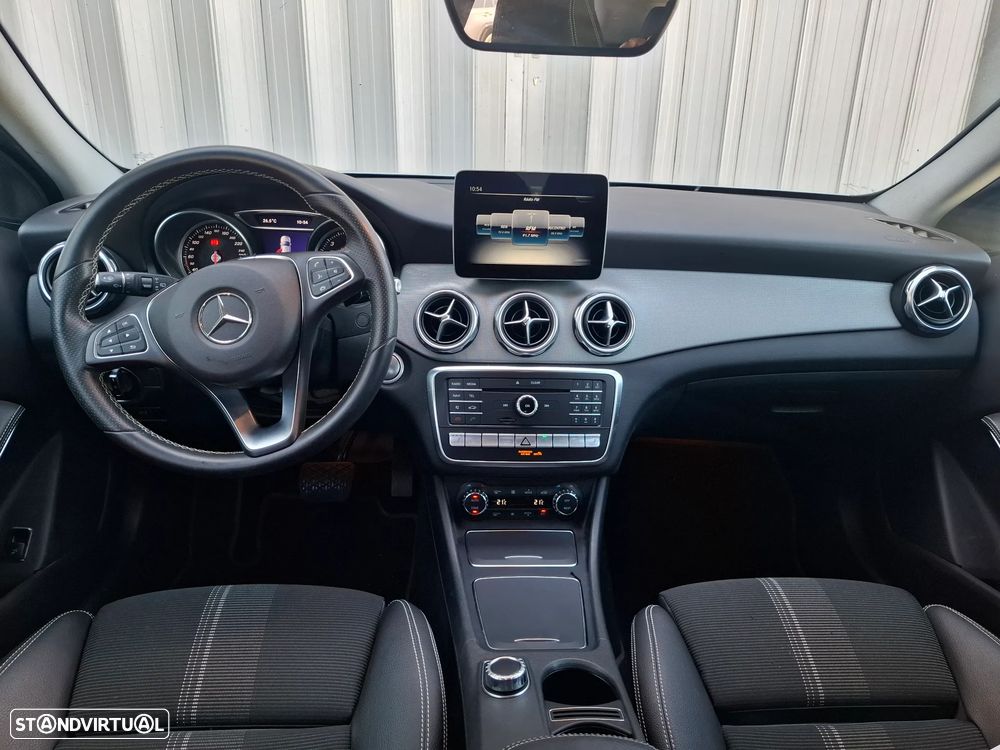 Mercedes-Benz GLA 220 d 4Matic 7G-DCT Urban - 9