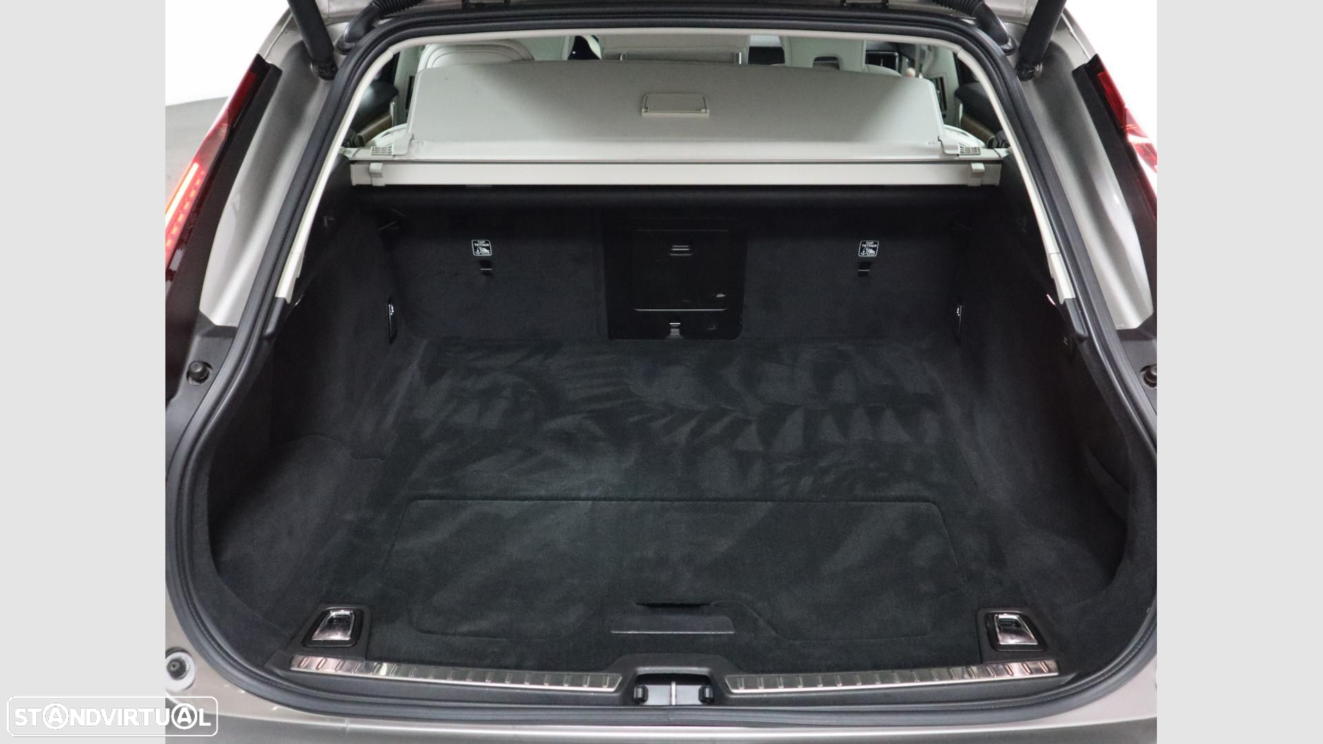 Volvo V90 2.0 B4 Momentum Plus Geartronic - 10