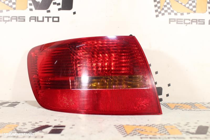 Farolim Esquerdo Audi A6 Avant (4F5, C6)  Farolim Esquerdo Do Chassi A - 1