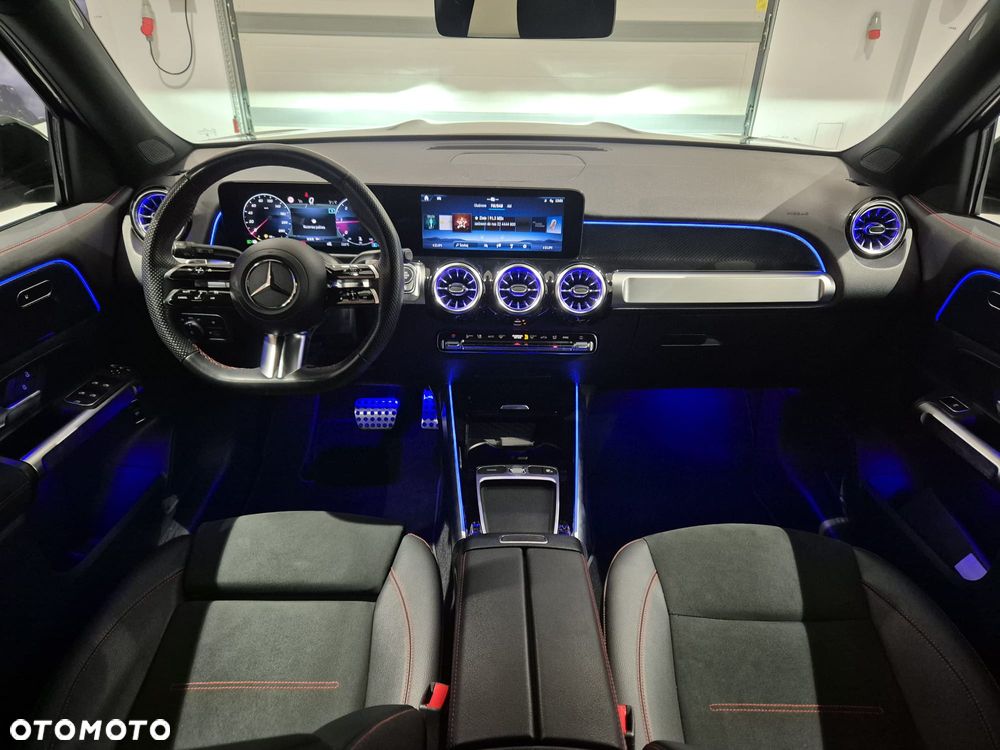 Mercedes-Benz GLB - 11