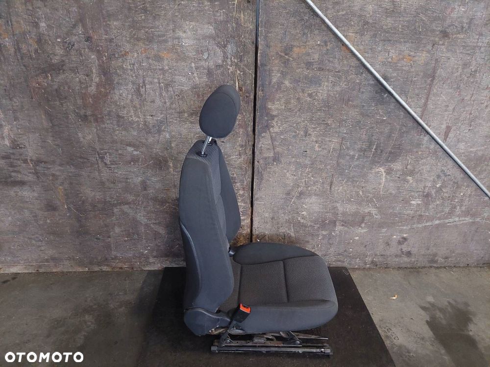 FOTEL LEWY PRZÓD 3D AUDI A3 8P HB 3D - 10