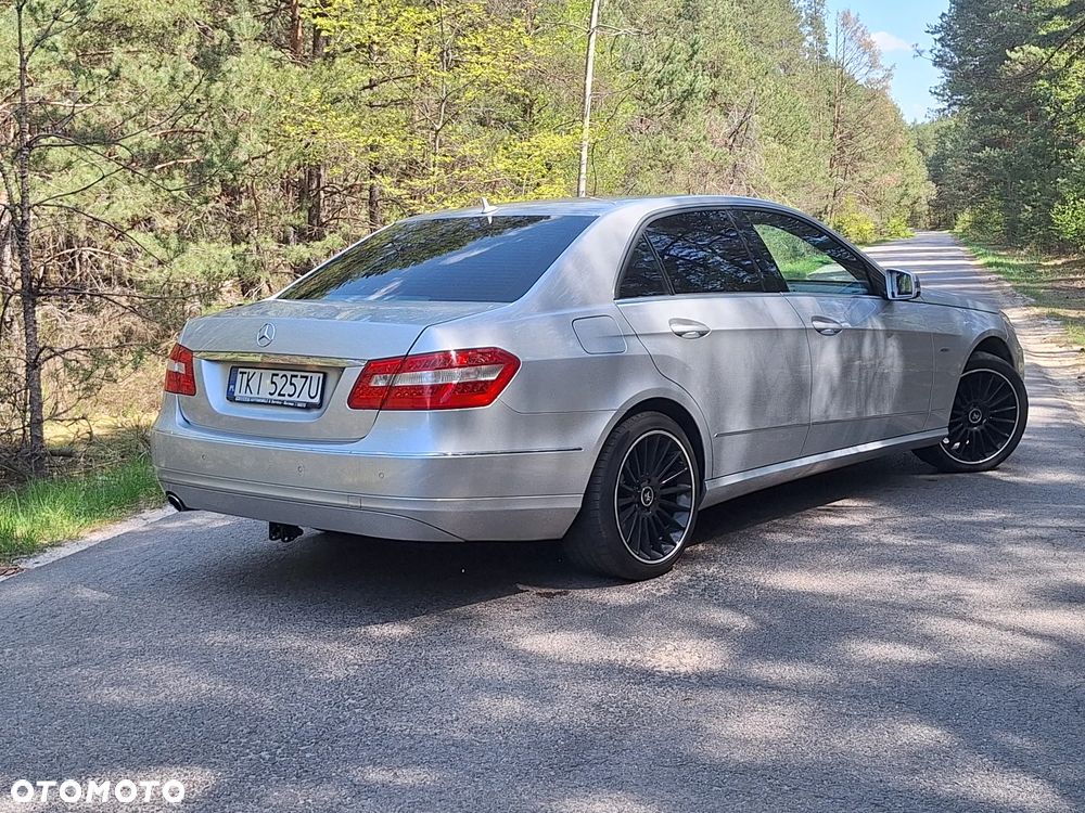 Mercedes-Benz Klasa E 200 CGI BlueEFFICIENCY 7G-TRONIC Elegance - 14