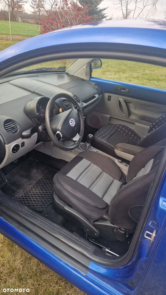 Volkswagen New Beetle - 10