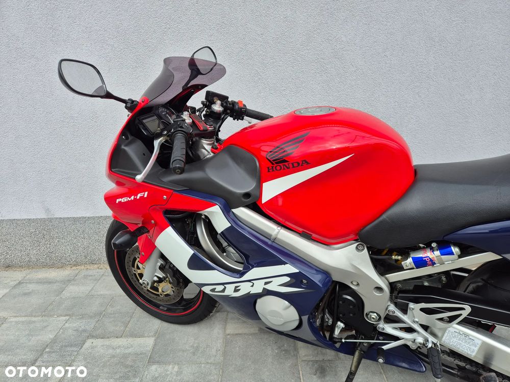 Honda CBR - 11