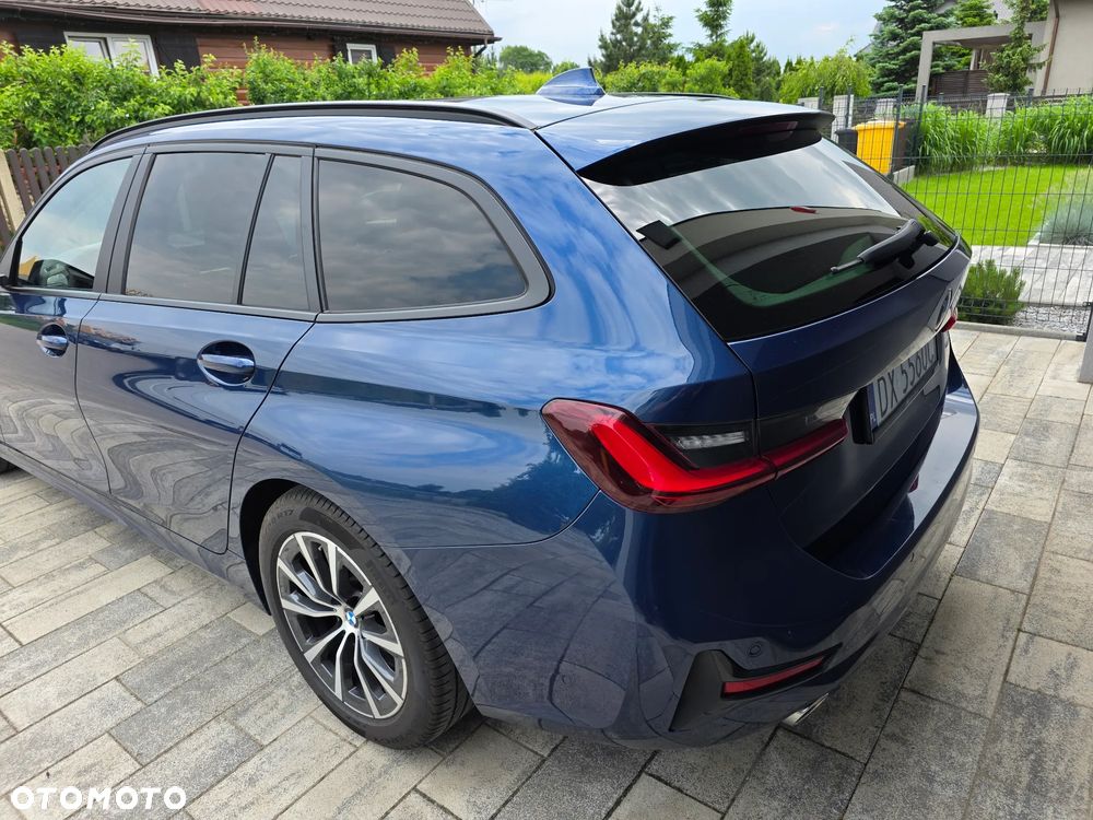 BMW Seria 3 318d mHEV - 10