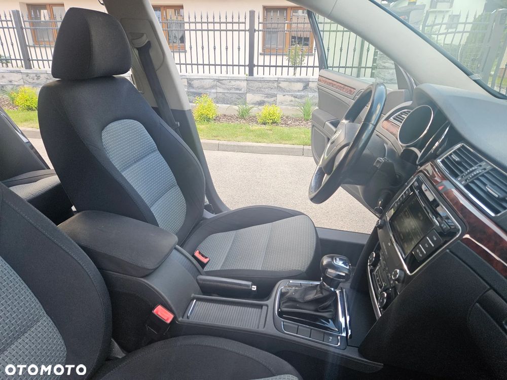 Skoda Superb 2.0 TDI DSG Elegance - 21