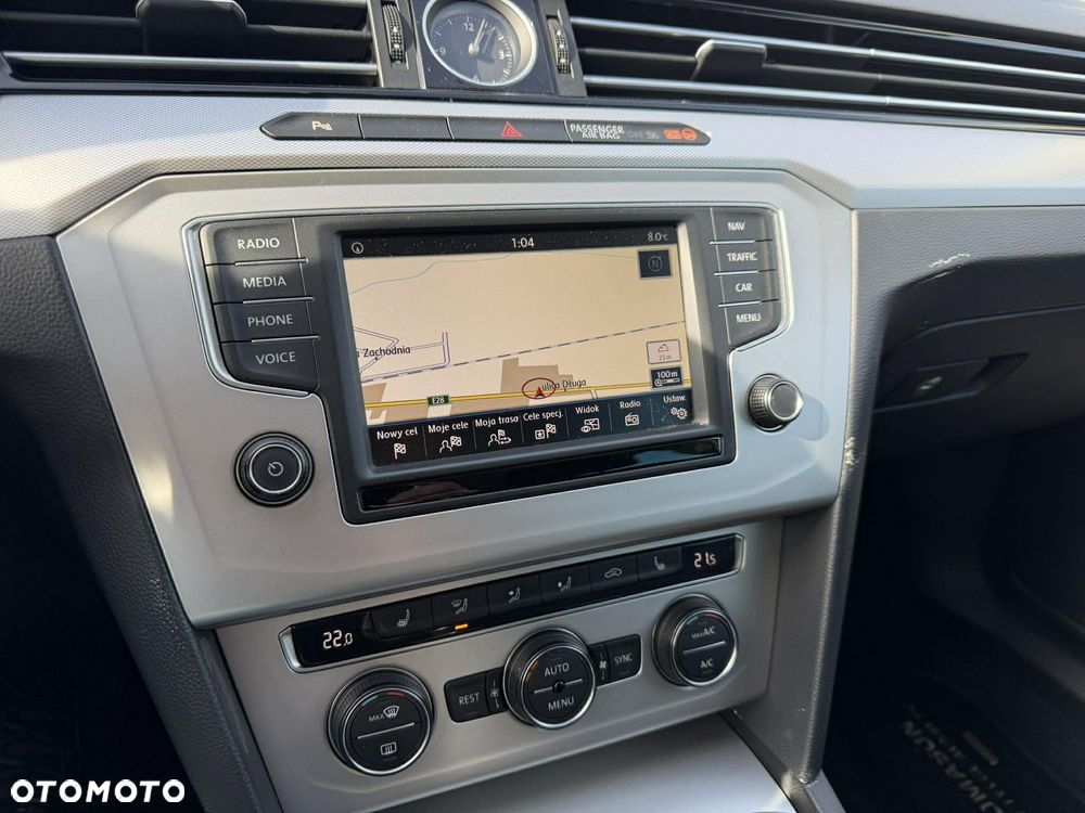 Volkswagen Passat - 14