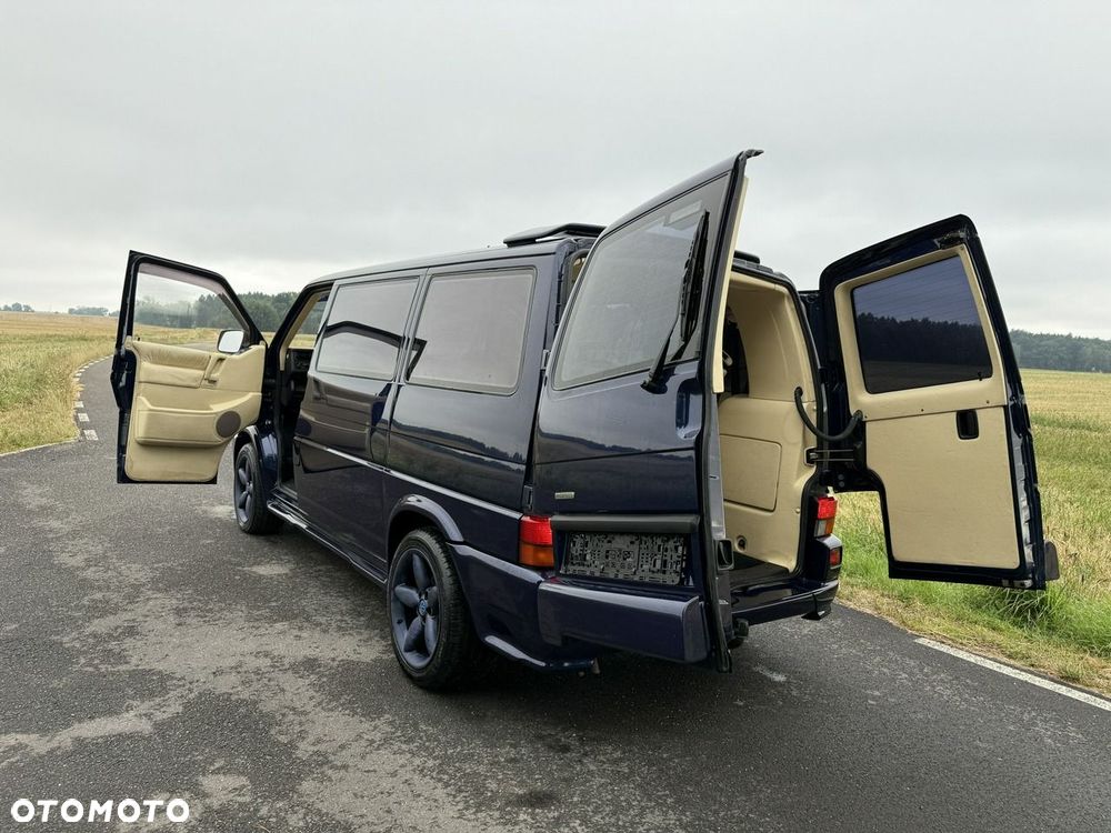 Volkswagen Multivan - 35