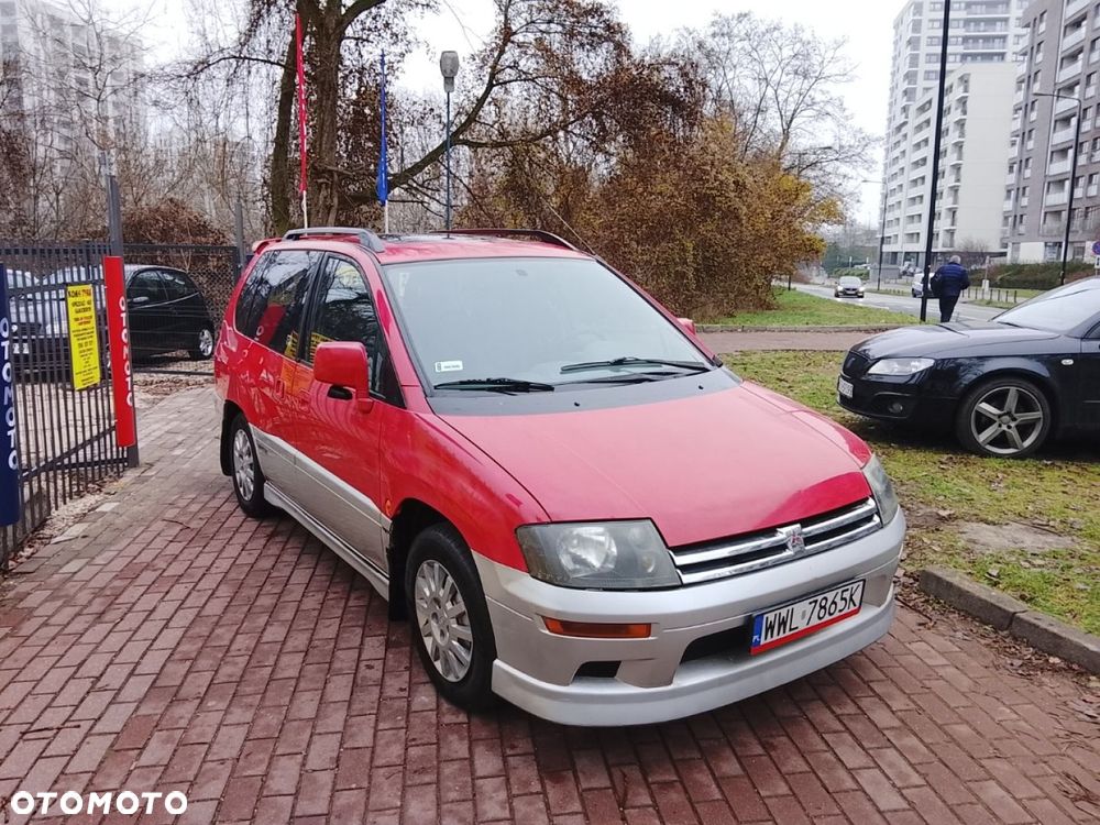 Mitsubishi Space Runner - 2