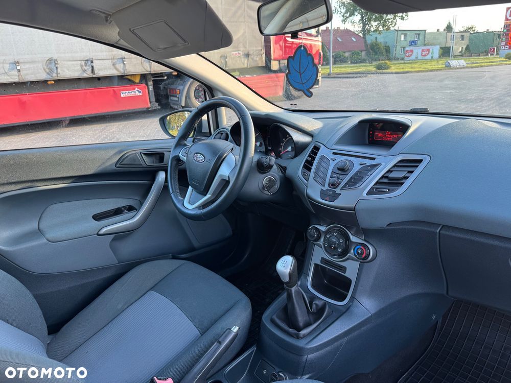 Ford Fiesta 1.6 TDCi DPF Trend - 28