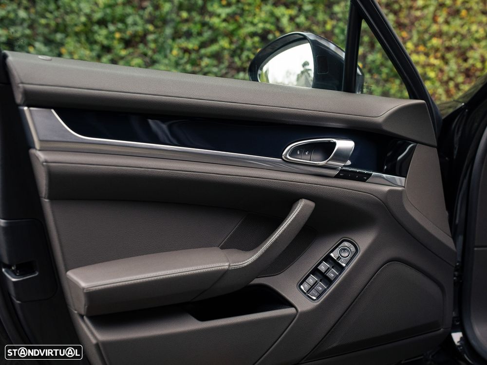 Porsche Panamera Standard - 22
