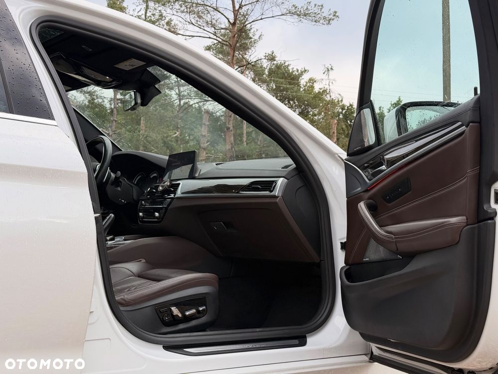 BMW Seria 5 530i Luxury Line - 8