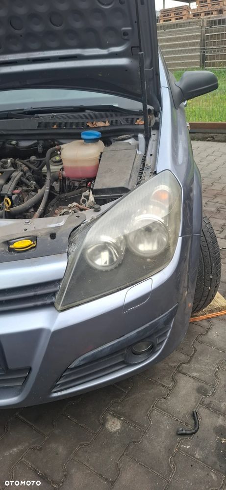 Opel Astra H Hb na części benzyna - 17