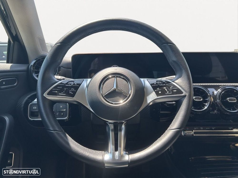 Mercedes-Benz A 250 — fotografia 10