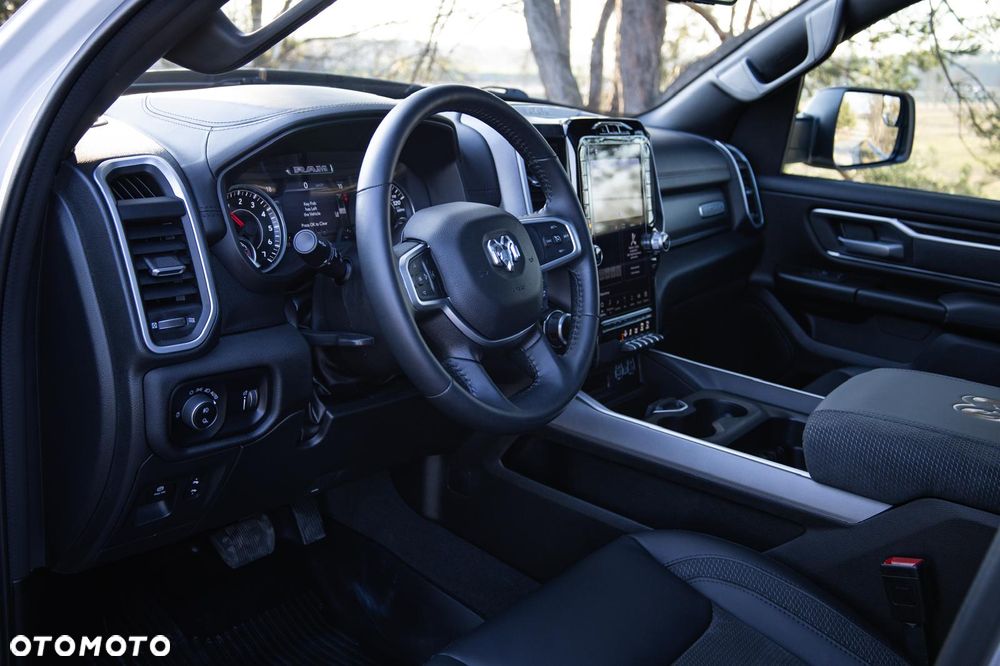 RAM 1500 Crew Cab Shortbed Bighorn - 22