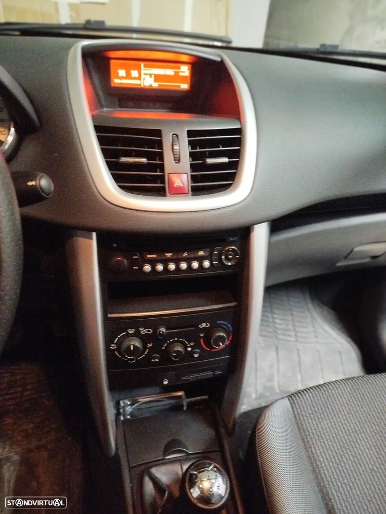 Peugeot 207 1.4 16V Sport - 15