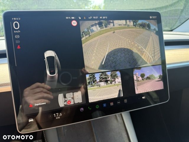 Tesla Model Y Performance AWD - 21