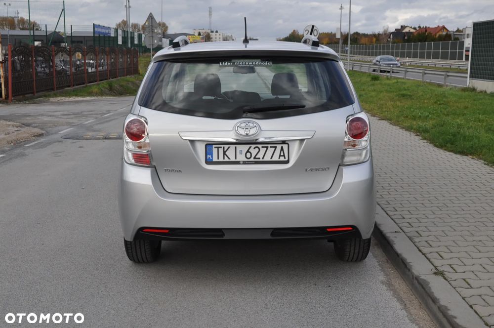 Toyota Verso 1.8 Premium MS - 32