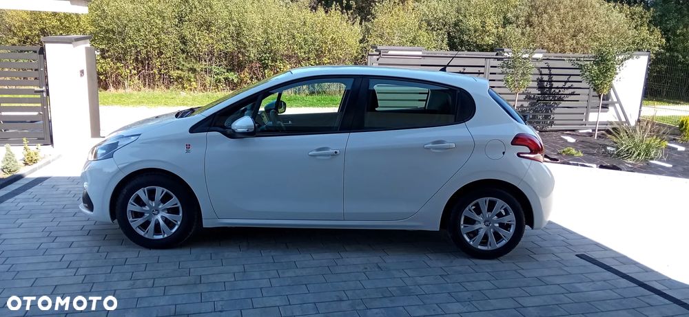 Peugeot 208 - 4