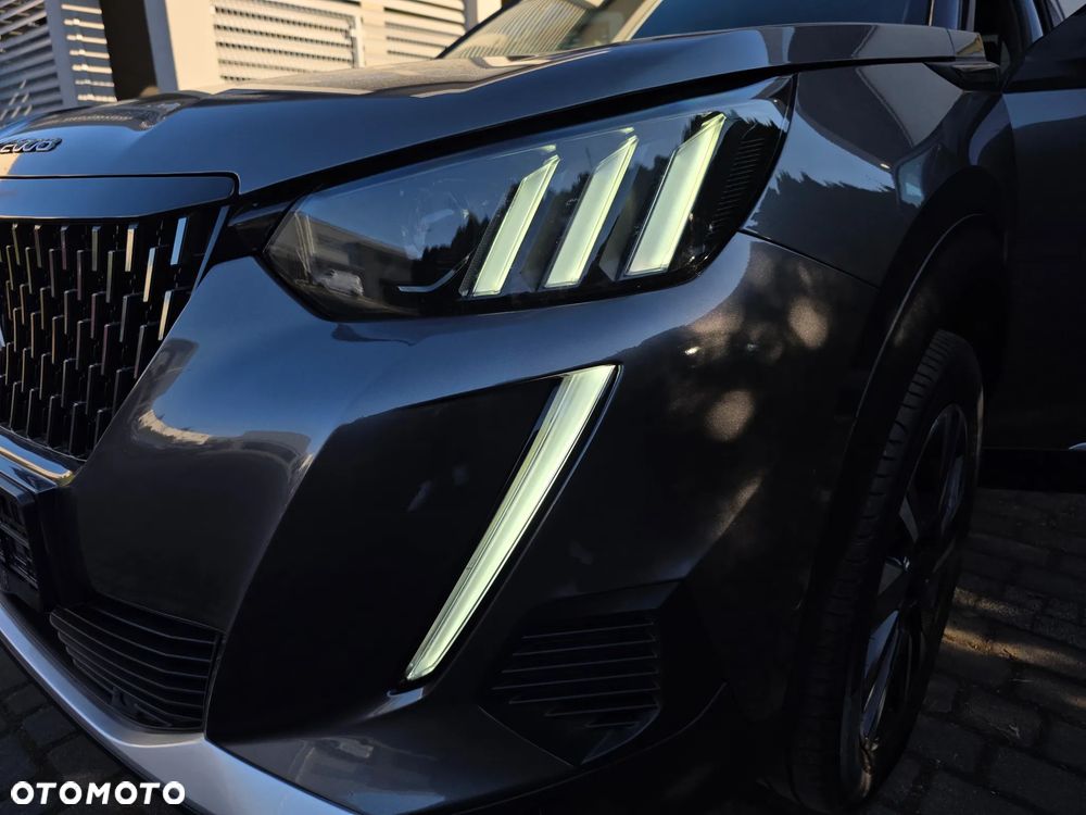 Peugeot 2008 PureTech 130 EAT8 GT - 34