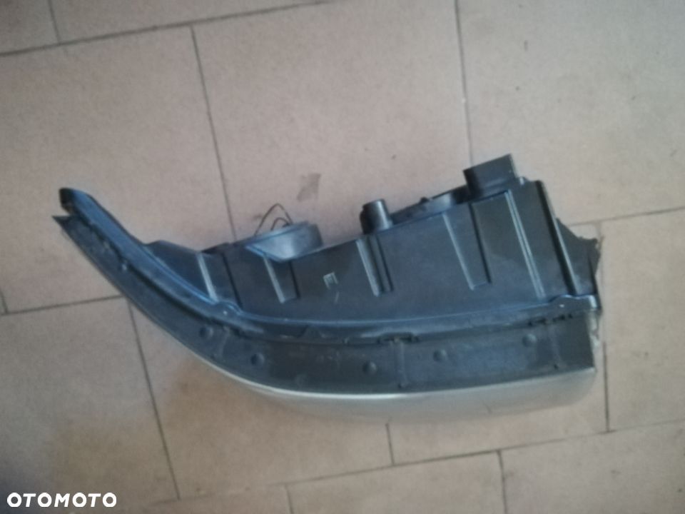 Lampa przód VW Crafter lewa  Europa - 3