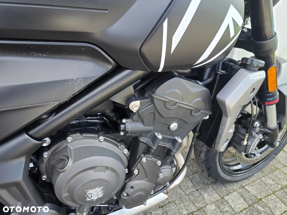Triumph Trident - 19