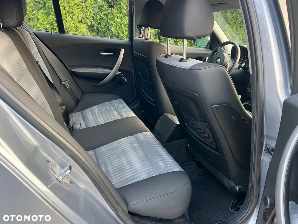 BMW Seria 1 116i - 24