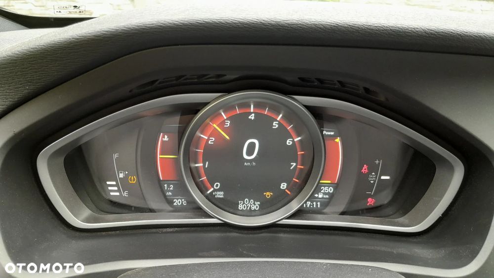 Volvo V40 - 13