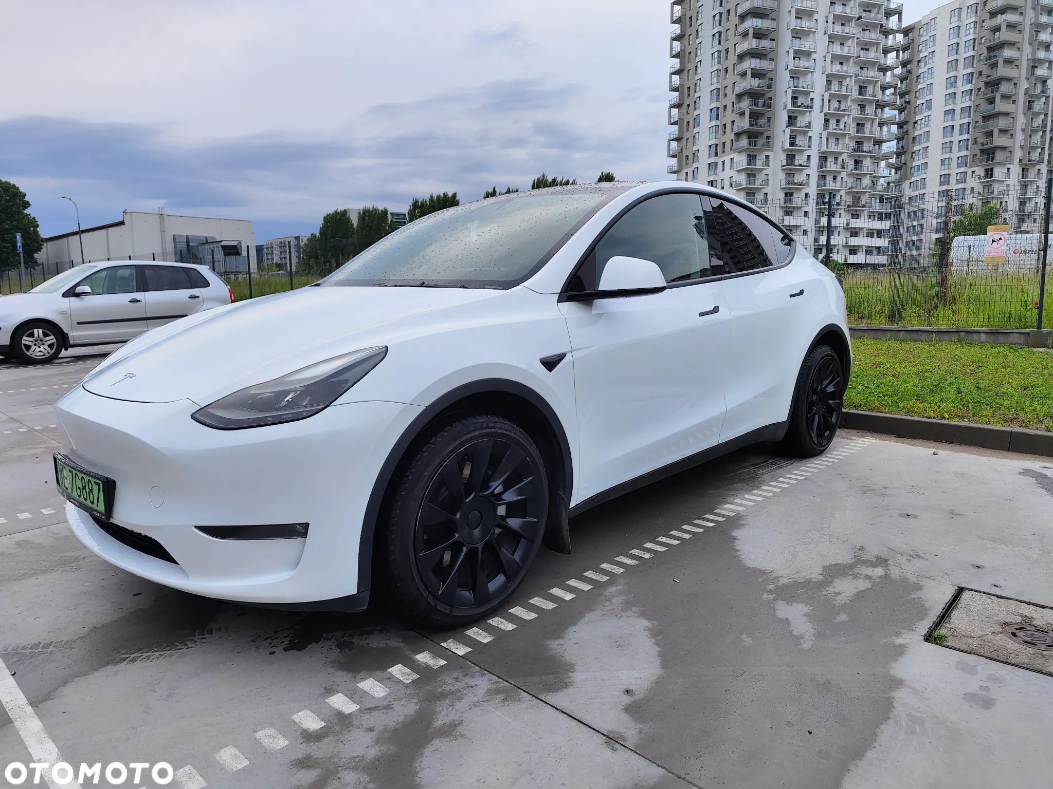 Tesla Y Long Range AWD - 1