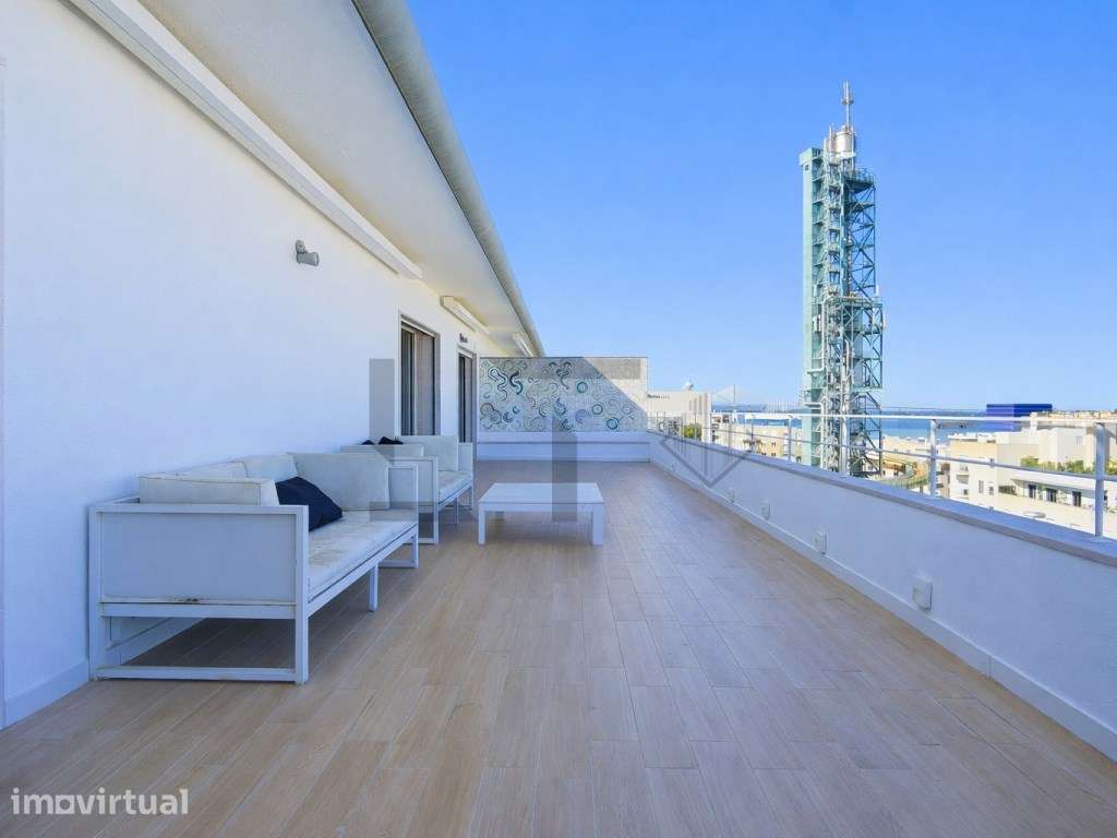 Penthouse T3 (possível T4) com Terraço, plena vista Rio e Garagem, ... - Grande imagem: 4/60