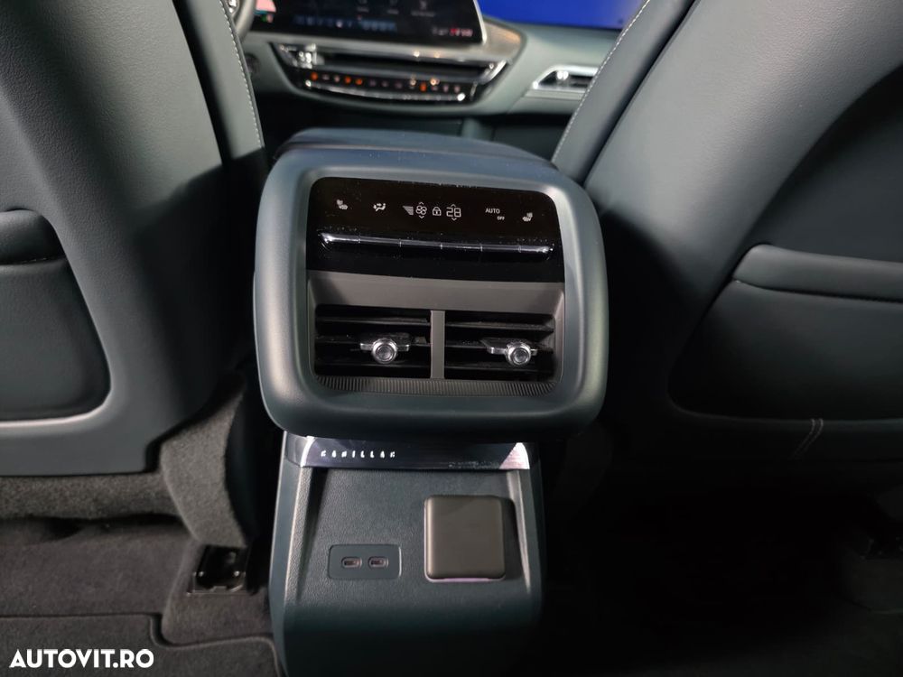 Cadillac Lyriq Sport - 23