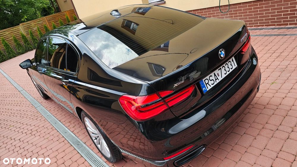 BMW Seria 7 740Li - 27