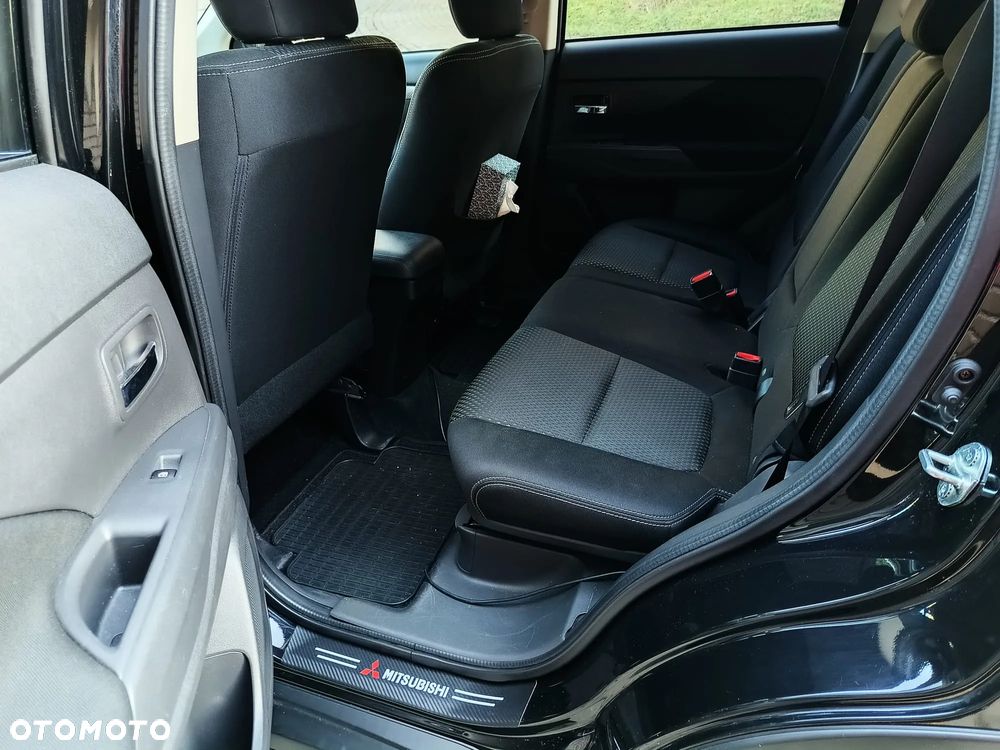Mitsubishi Outlander - 6