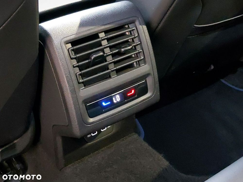 Volkswagen Golf 2.0 TSI 4Motion R DSG - 16