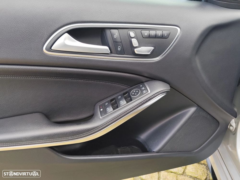 Mercedes-Benz A 45 AMG 4-Matic - 10