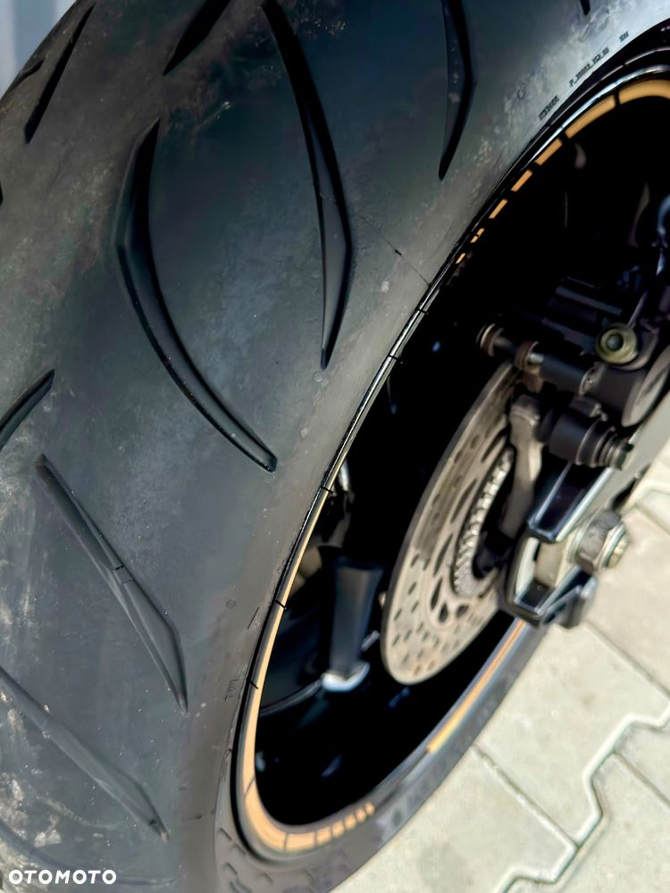 Yamaha FZ - 9