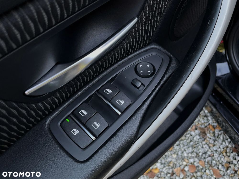 BMW Seria 3 320d - 32